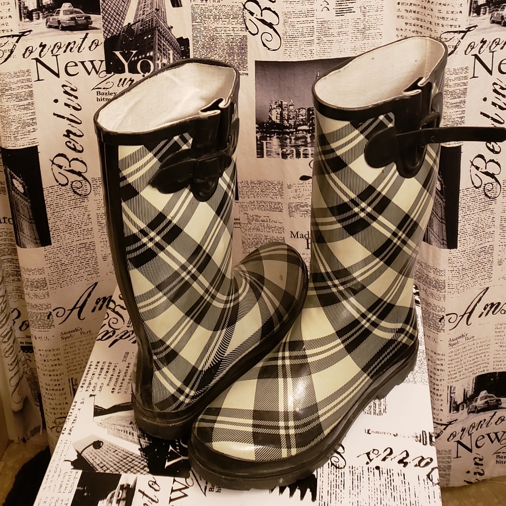 COPY - Black and White Rain Boots